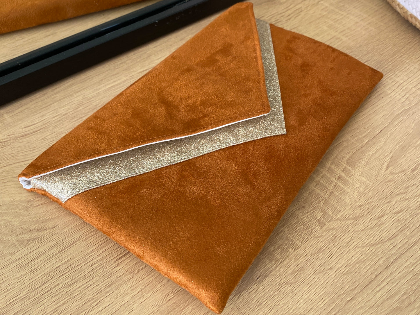 Pochette mariage camel paillettes dorées