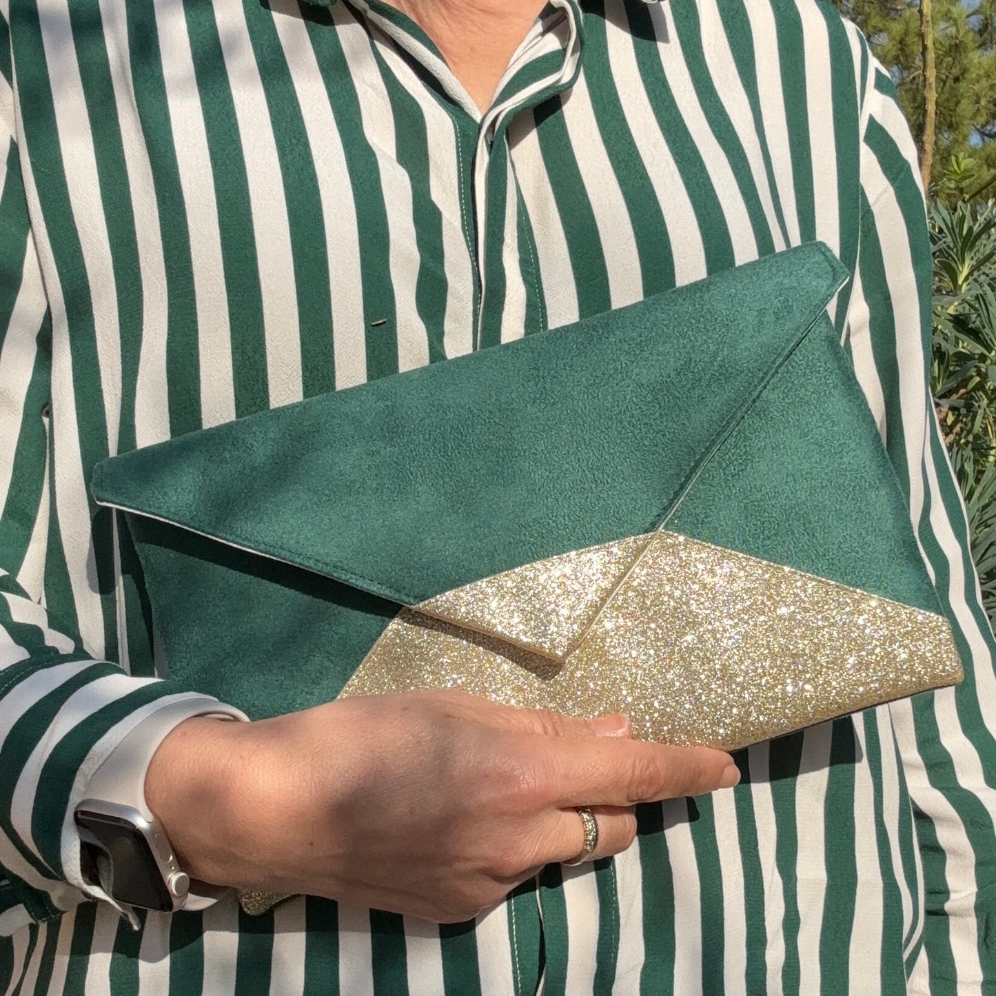 Pochette mariage verte et dorée - fil des toiles