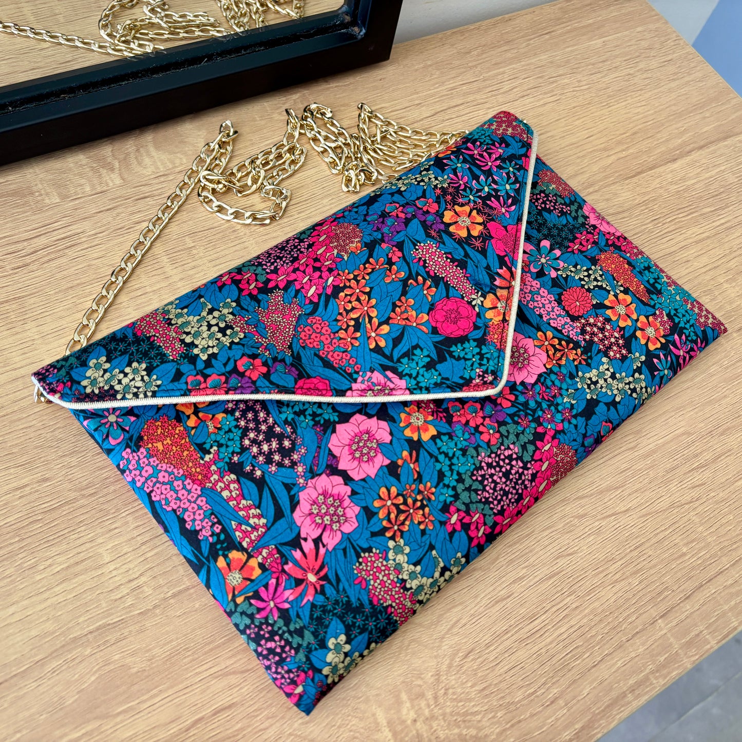 Pochette mariage en liberty of London Ciara bleu et rose