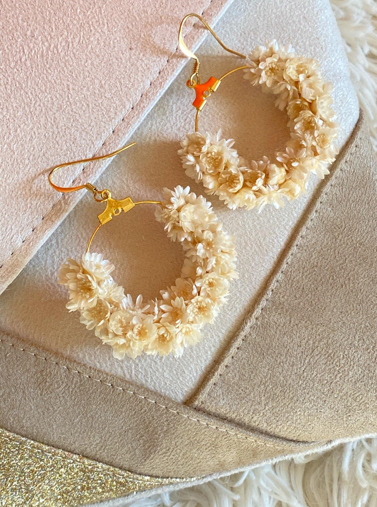 Créoles en fleurs séchées crème idéales mariage champêtre