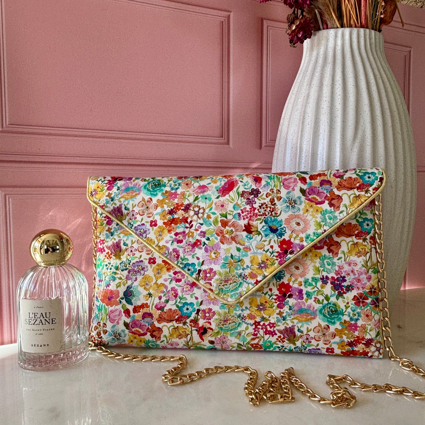 Pochette mariage fleurie en Liberty