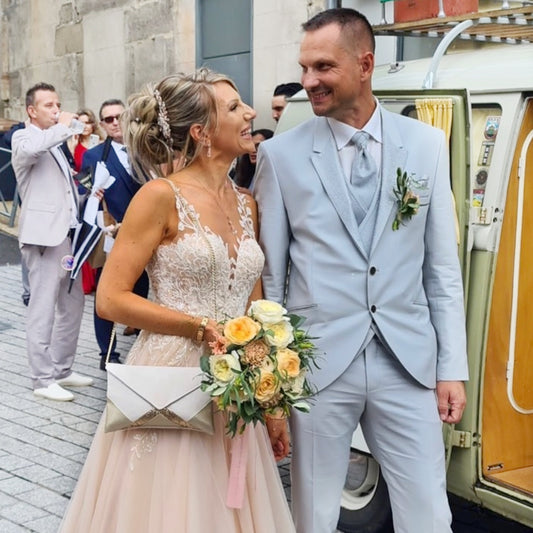 Pochette mariage écru et paillettes dorées