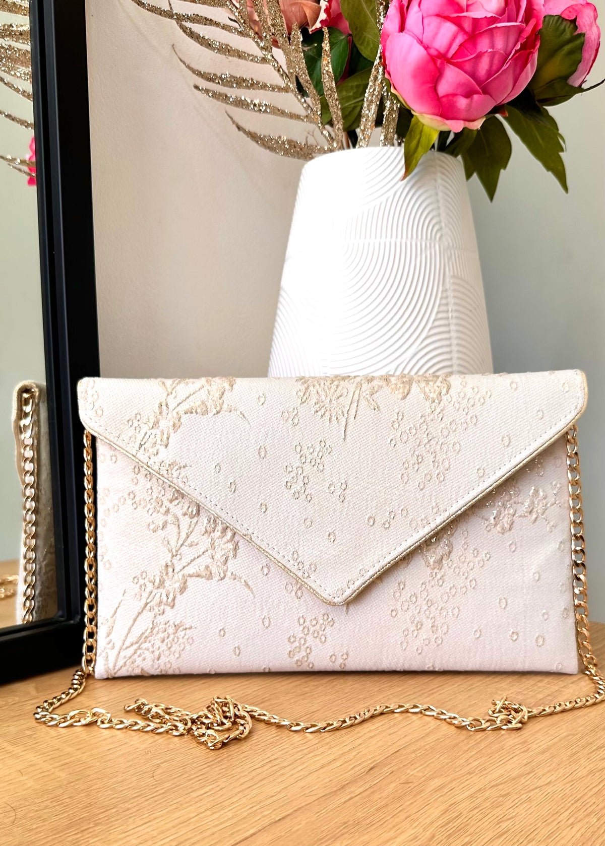 Pochette mariée avec rabat ivoire et dorée
