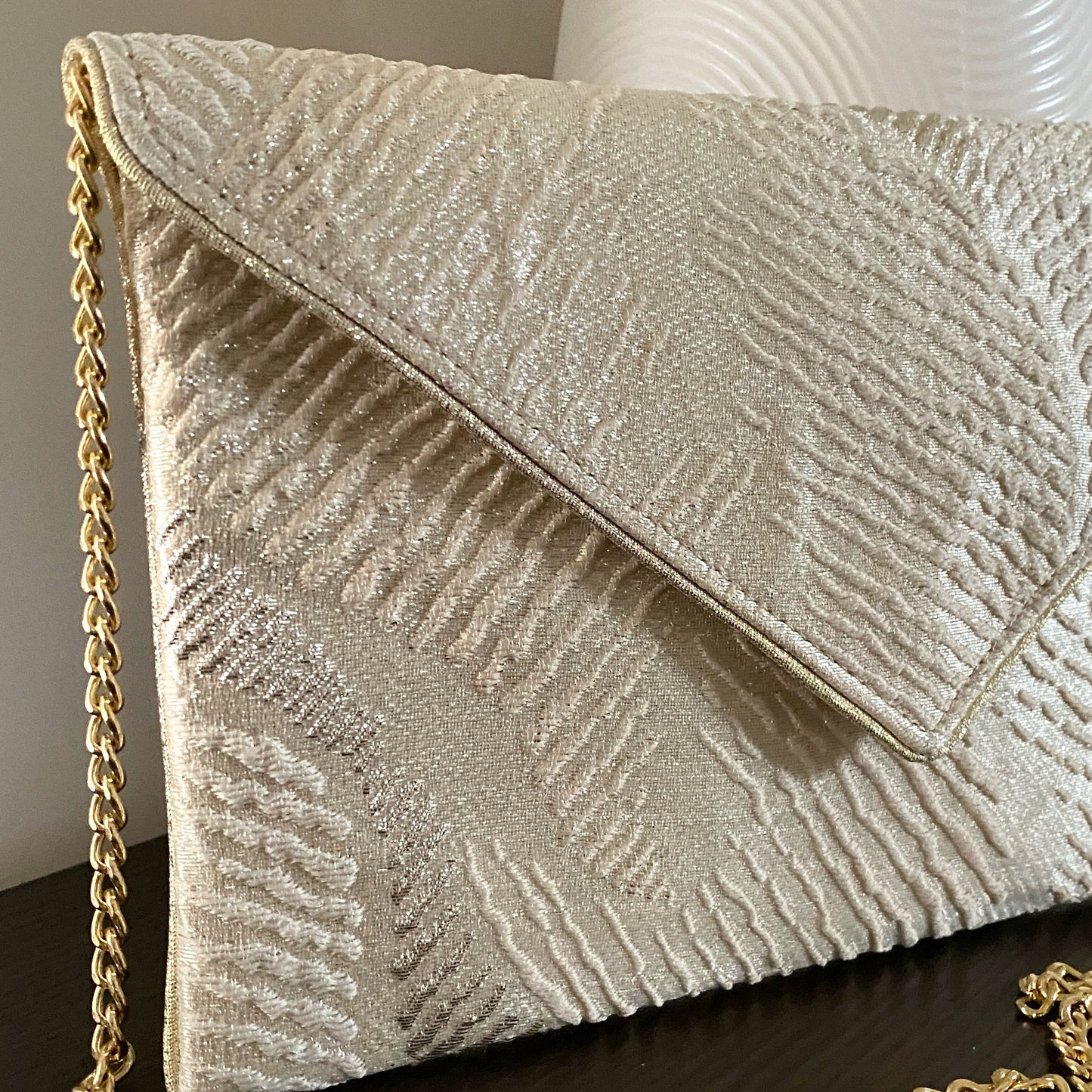 sac en brocart beige idéale avec caftan - fil des toiles