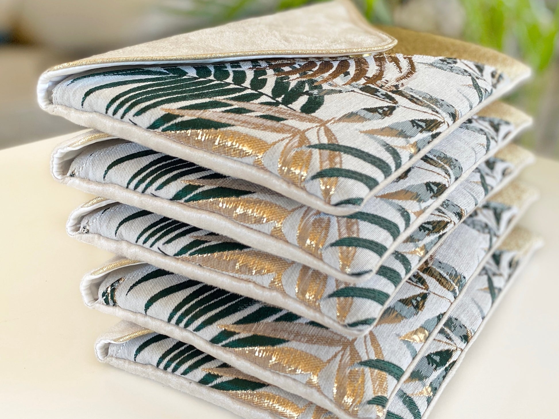 pochettes demoiselles d'honneur, témoins idéales mariage thème tropical chic-fil des toiles