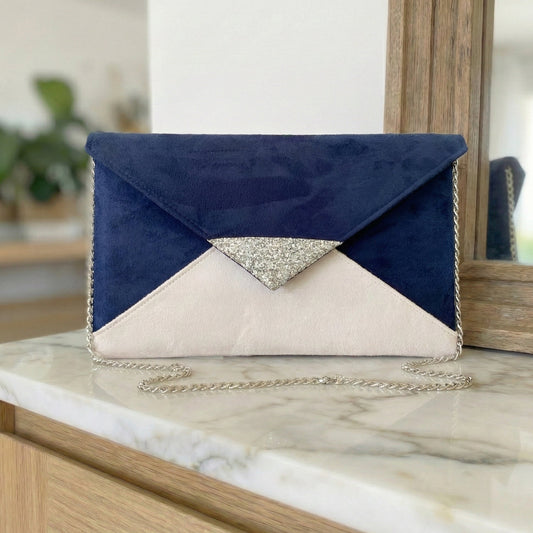 Pochette mariage format enveloope bleu marine, blanche, glitter argenté avec chaîne