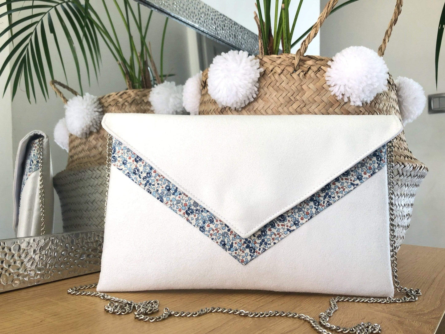 Fil des toiles Pochette Pochette cérémonie blanche et Liberty of London Eloise bleu