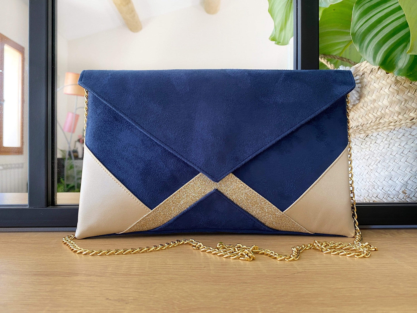 Fil des toiles Pochette Pochette de soirée bleu marine et doré clair