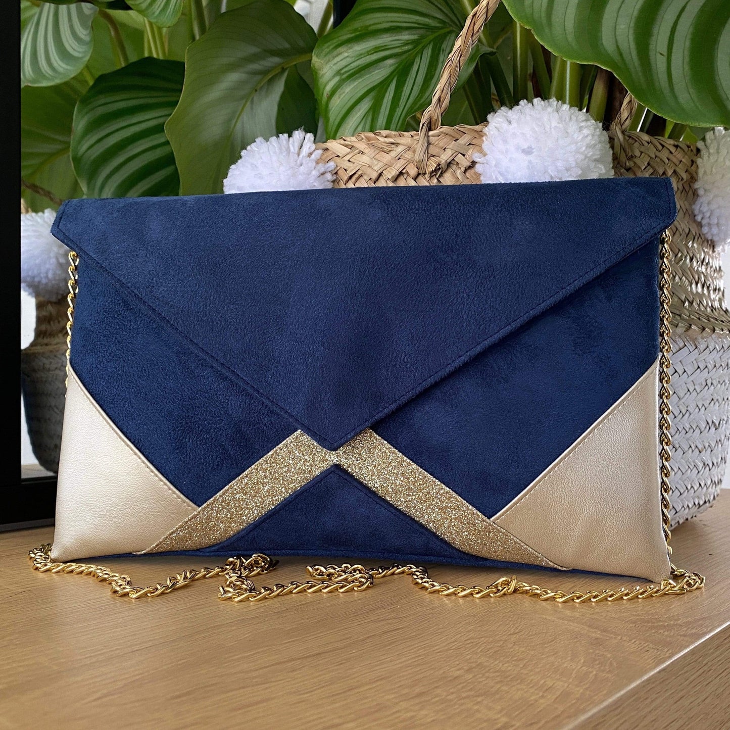 Fil des toiles Pochette Pochette de soirée bleu marine et doré clair