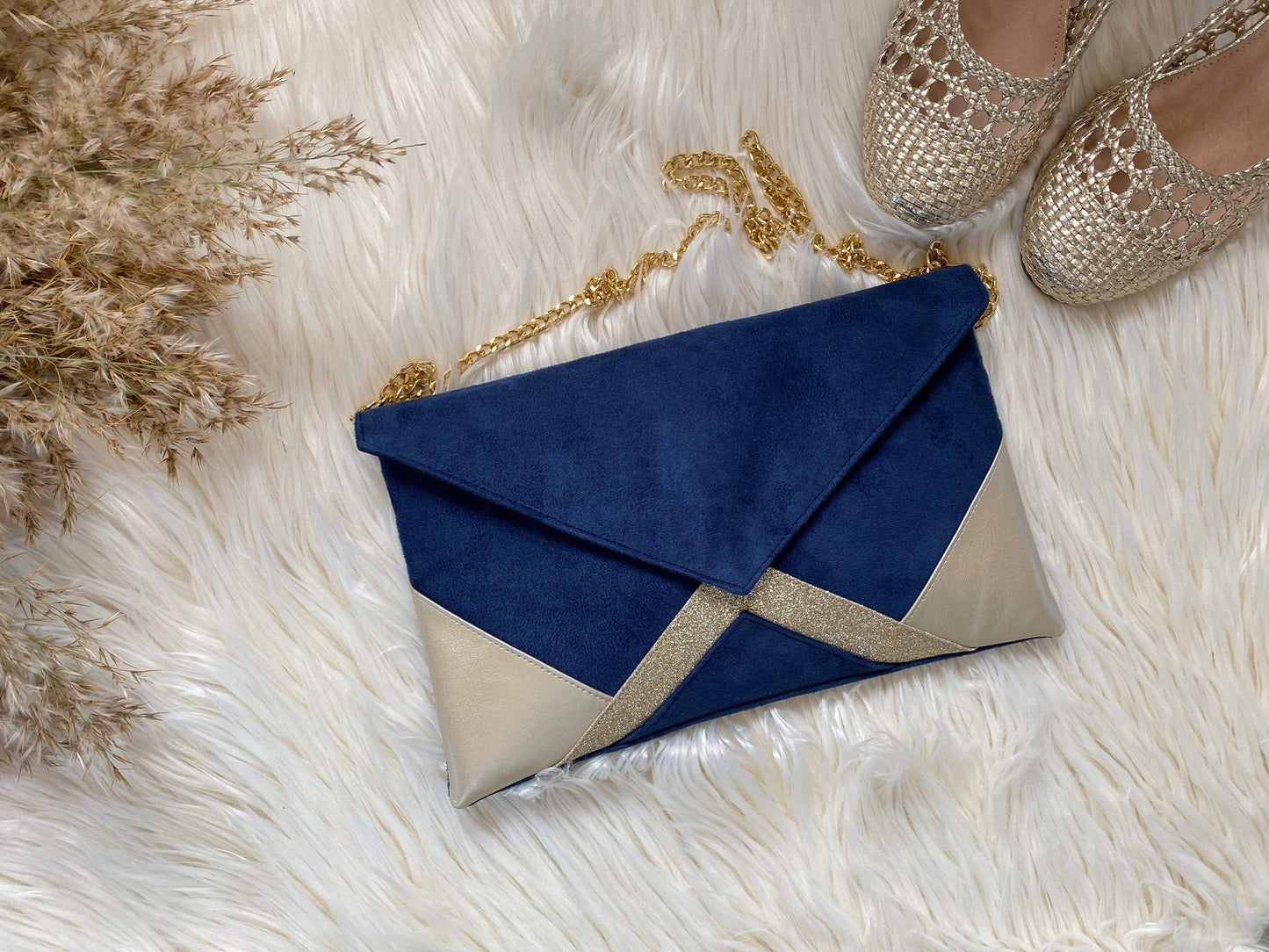 Fil des toiles Pochette Pochette de soirée bleu marine et doré clair