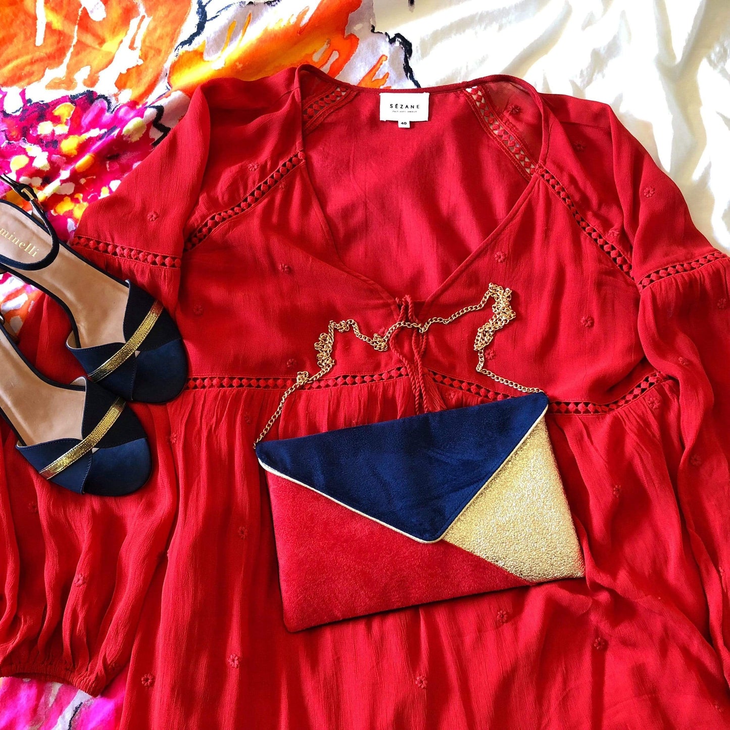 Fil des toiles Pochette Pochette de soirée mariage bleu marine et rouge, simili cuir doré clair