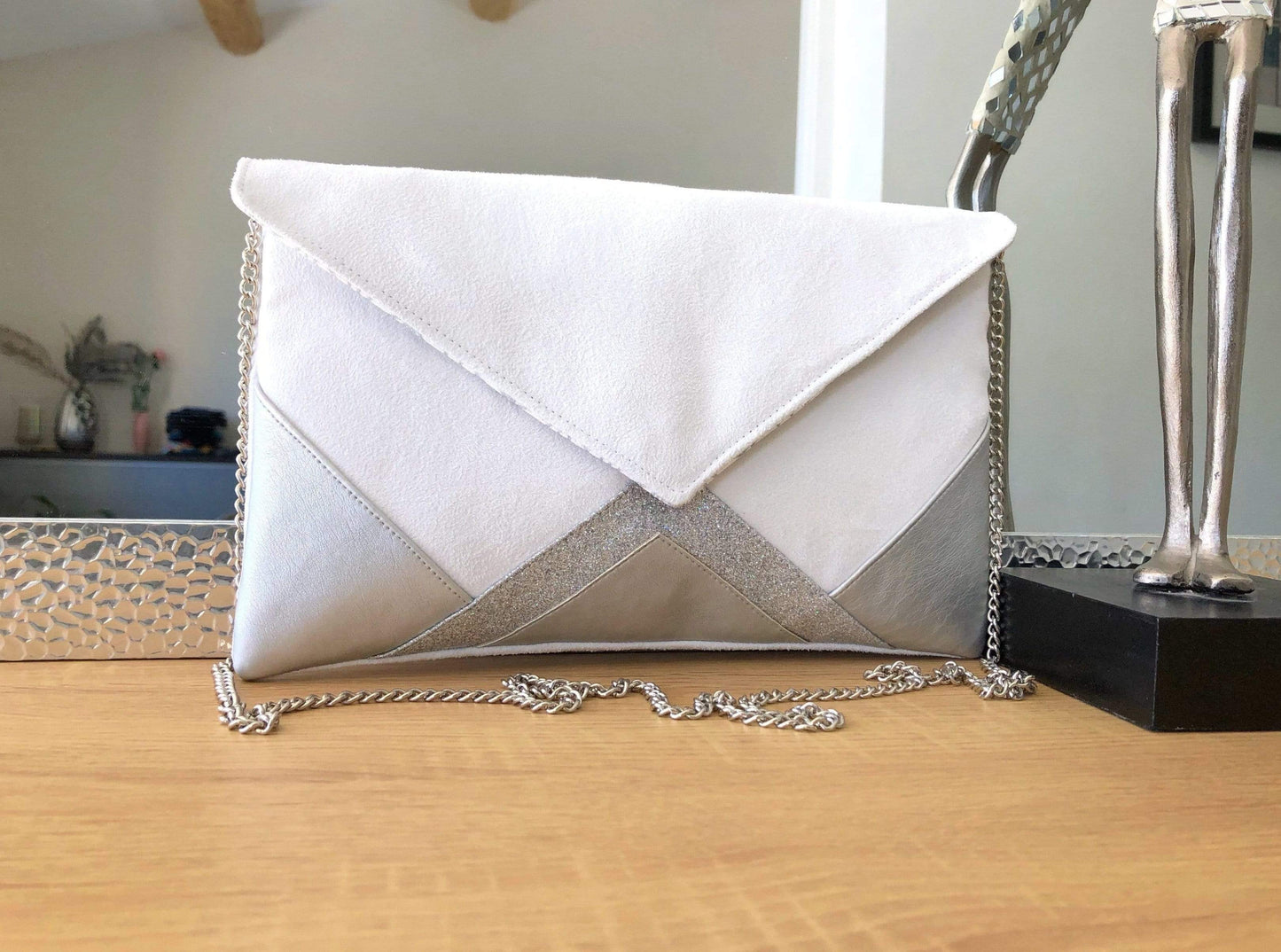 Fil des toiles Pochette Pochette mariage argentée et blanche, sac mariée avec chaîne