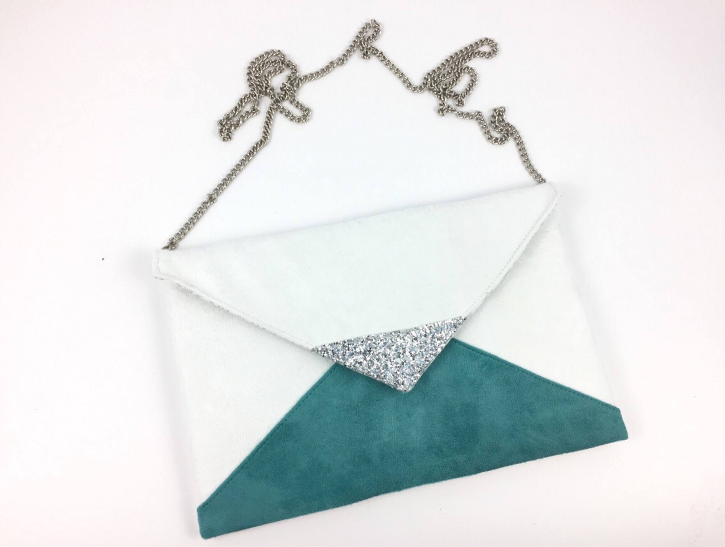Fil des toiles Pochette Pochette mariage blanche et turquoise en suédine paillettes argentées