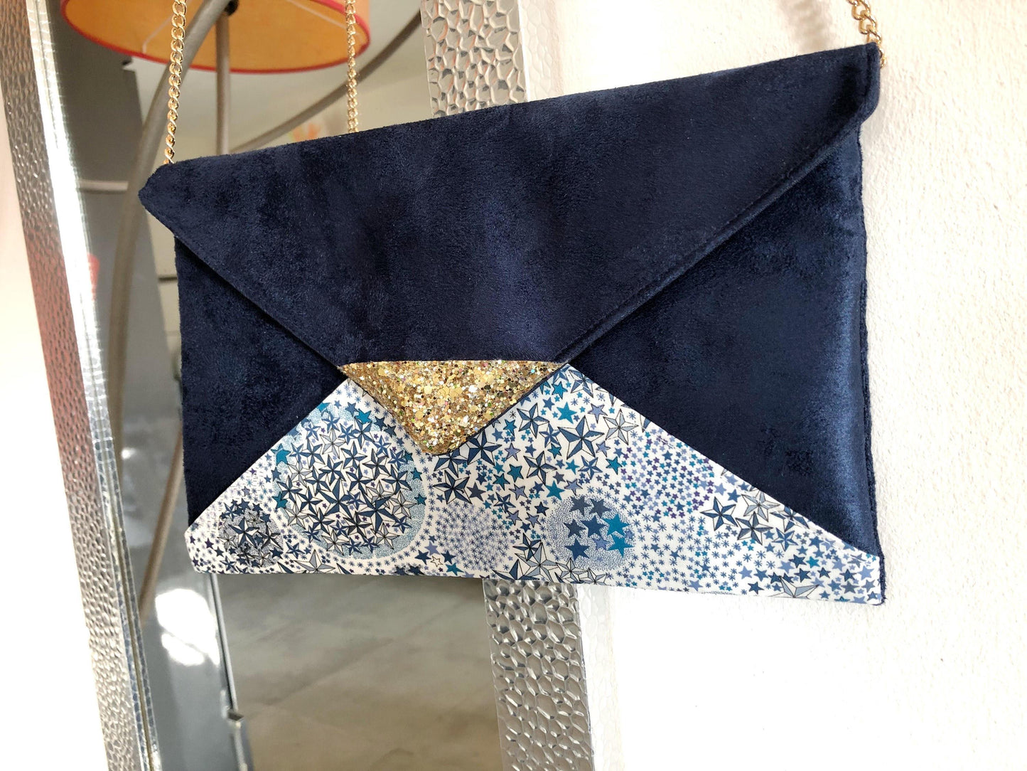 Fil des toiles Pochette Pochette mariage bleu marine en Liberty of London adelajda bleu, paillettes dorées