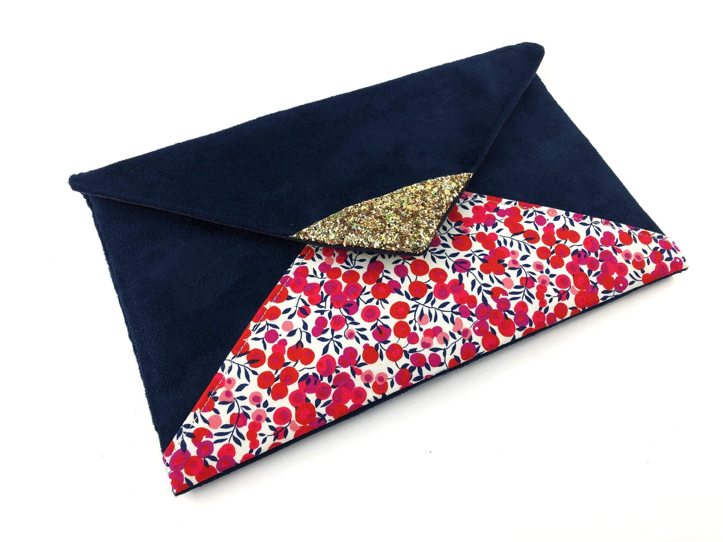 Fil des toiles - Pochette mariage bleu marine en Liberty of London Wiltshire rouge, paillettes dorées