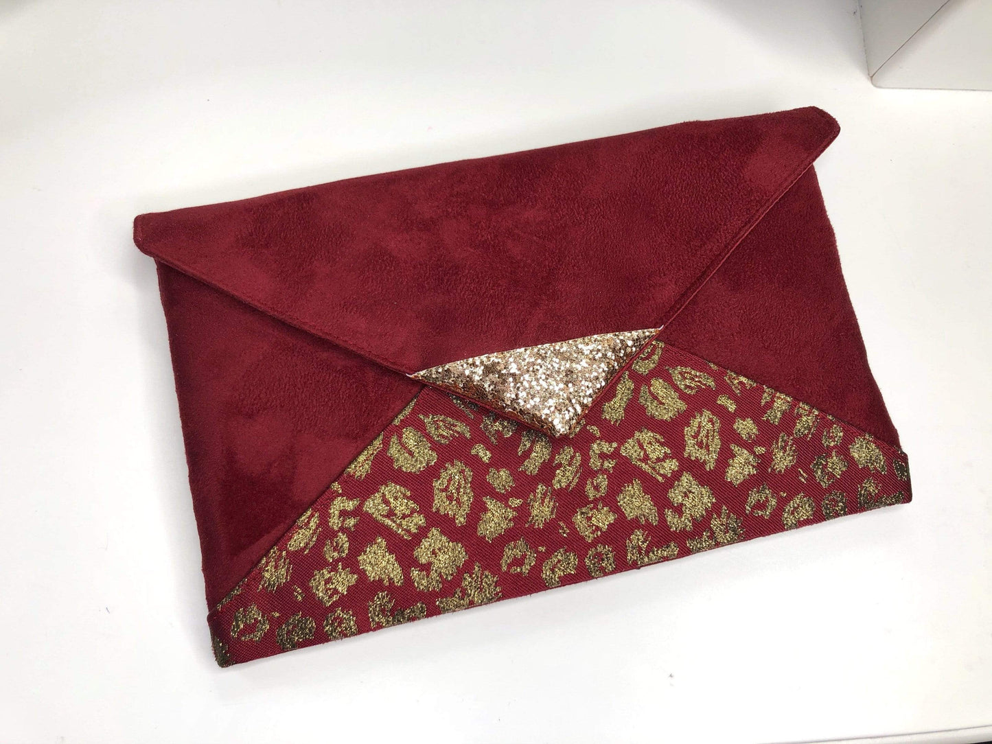 Fil des toiles Pochette Pochette mariage bordeaux et doré avec tissu jacquard motif léopard