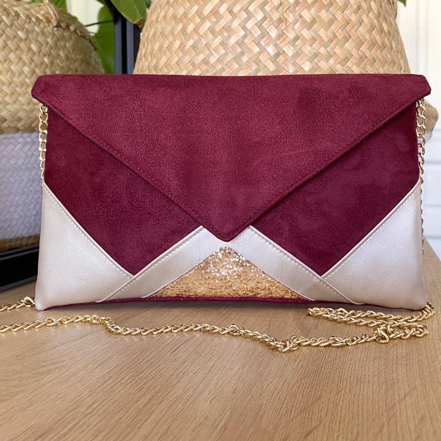 Fil des toiles Pochette Pochette bordeaux et dorée avec chaîne, idéale pour mariage Pochette mariage bordeaux et dorée