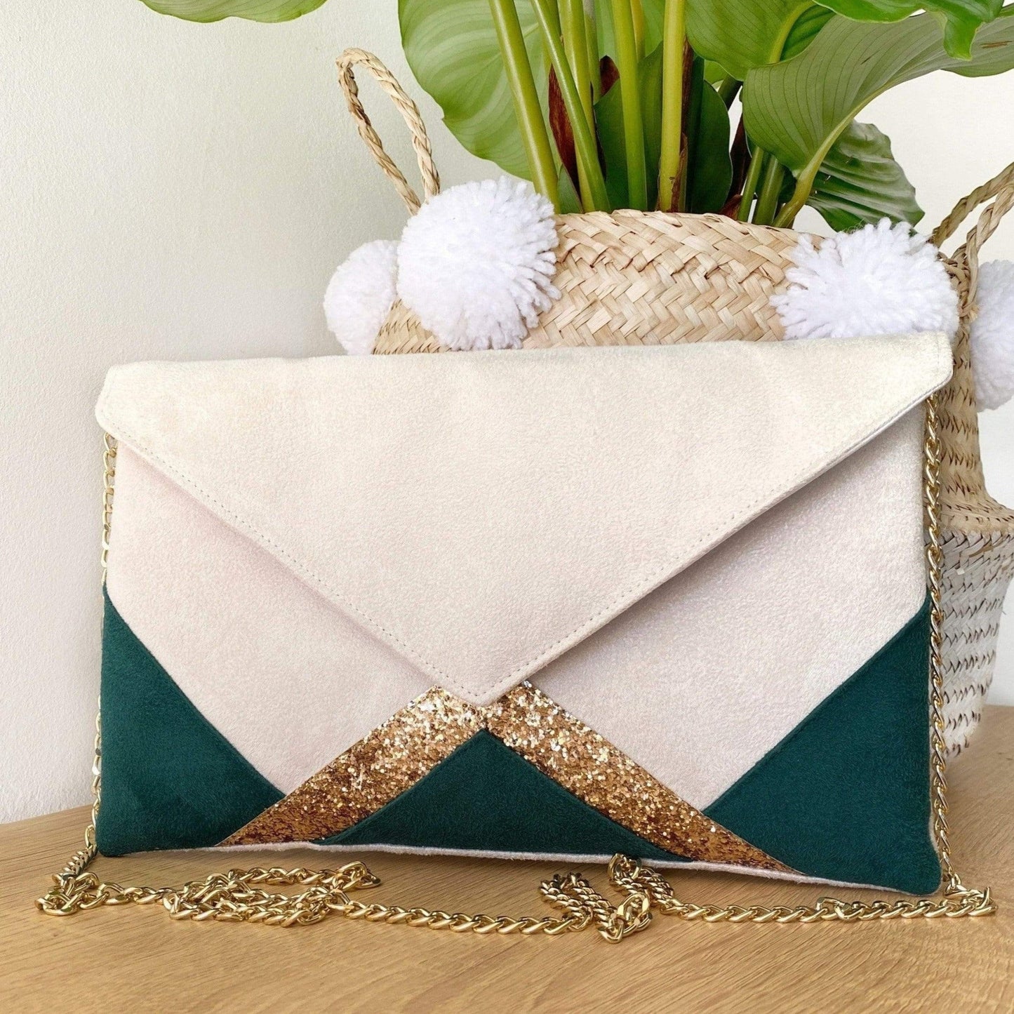 Fil des toiles Pochette Pochette mariage écru et vert foncé et paillettes dorées