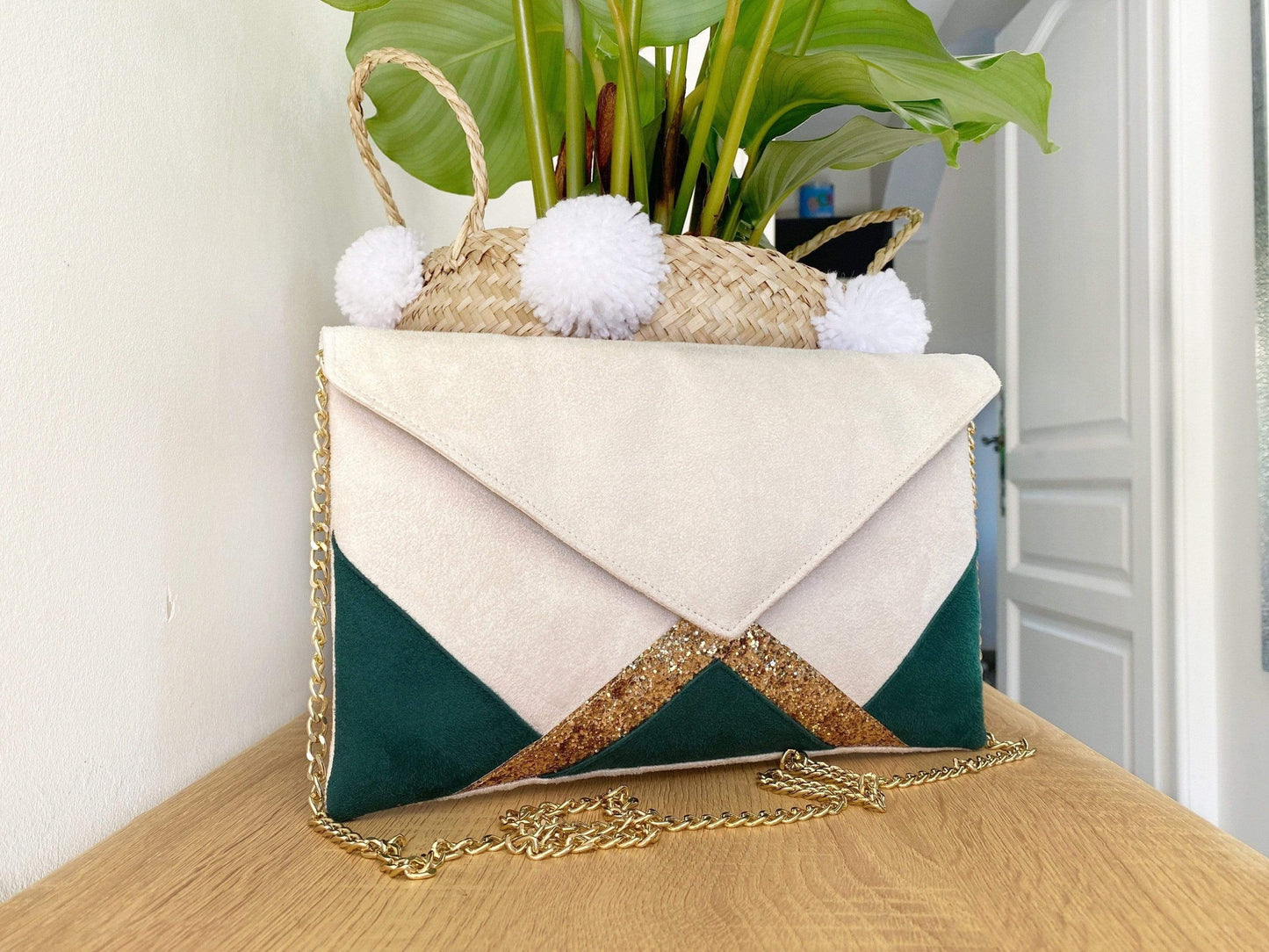 Fil des toiles Pochette Pochette mariage écru et vert foncé et paillettes dorées