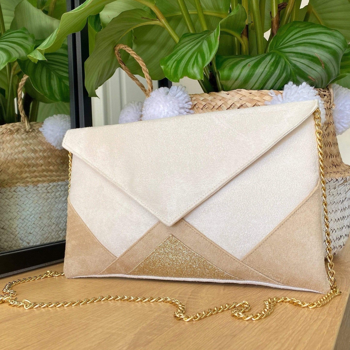 Fil des toiles Pochette Sac pochette de soirée mariage écru, beige et dorée avec anse chaîne