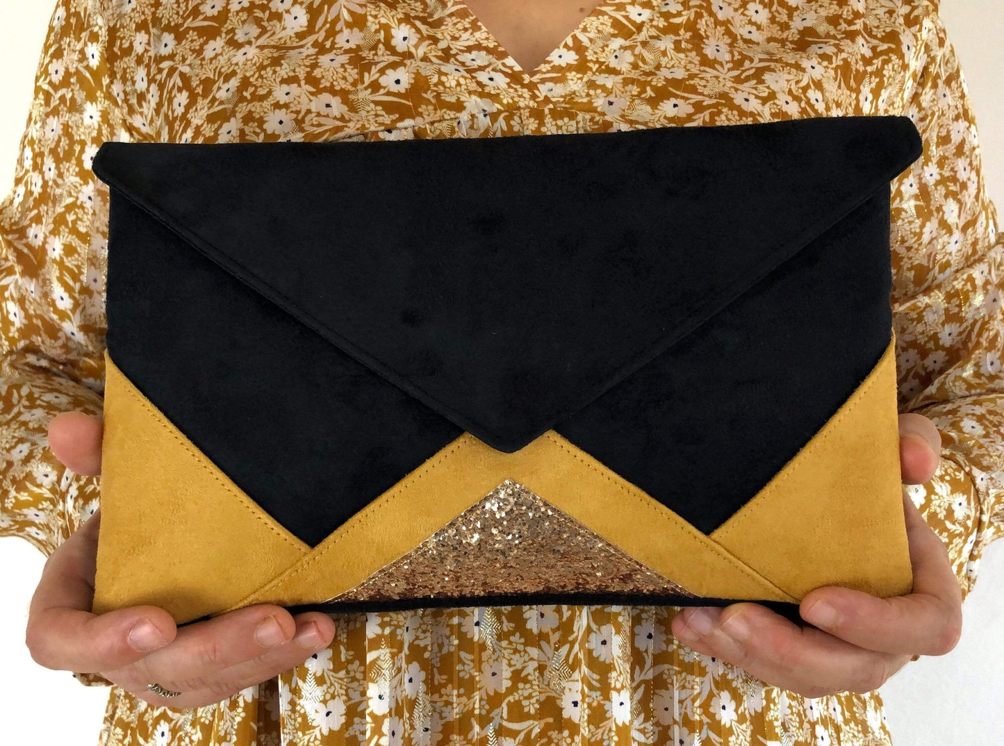 Fil des toiles Pochette Sac pochette de soirée noir et jaune moutarde avec chaîne