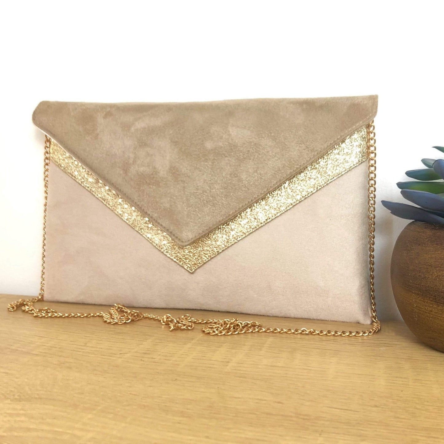 Fil des toiles Pochette Sac pochette mariage beige clair et beige foncé avec anse chaîne