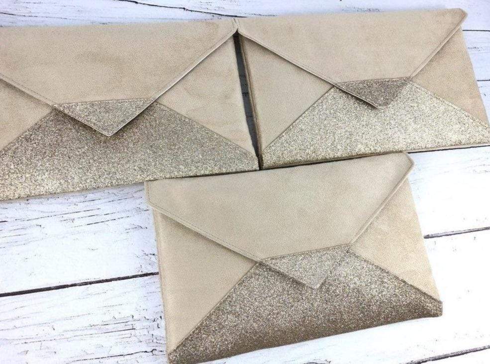 Fil des toiles Pochette Sac pochette mariage de soirée beige sable en Suédine et paillettes dorées