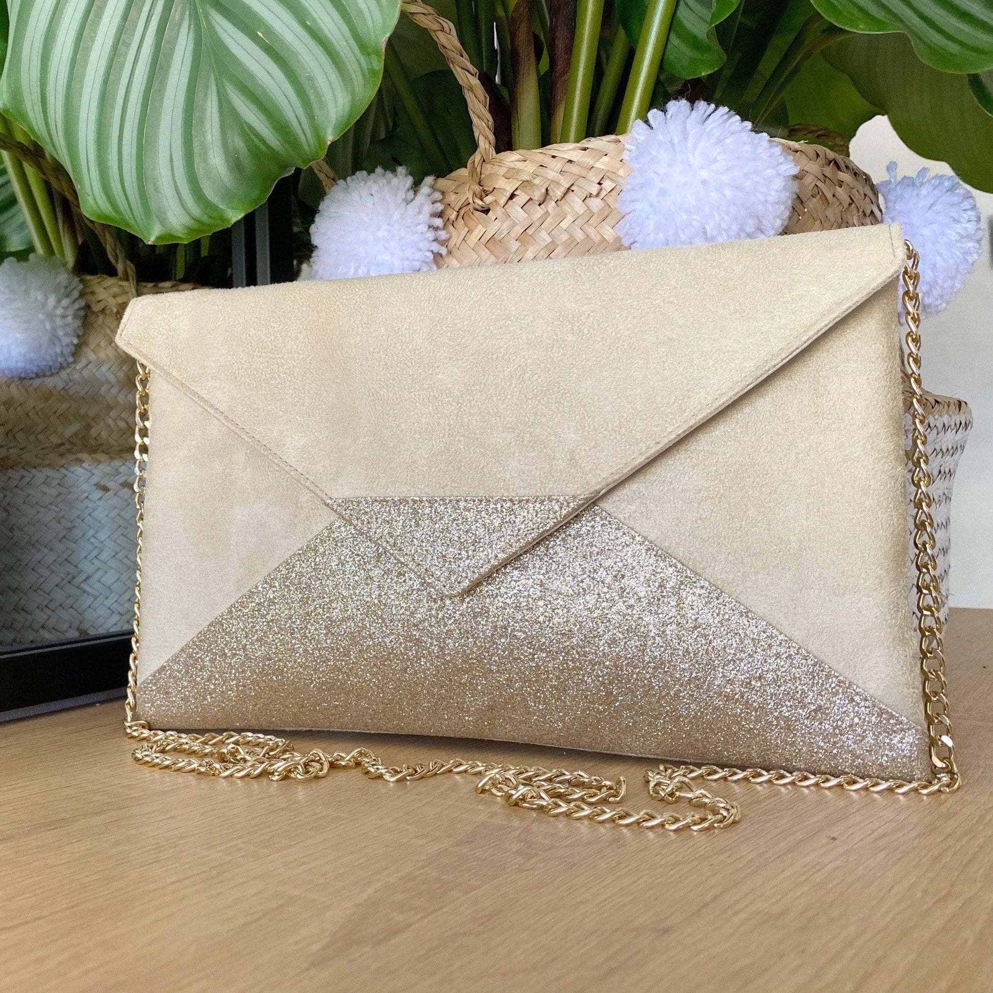Fil des toiles Pochette Sac pochette mariage de soirée beige sable en Suédine et paillettes dorées