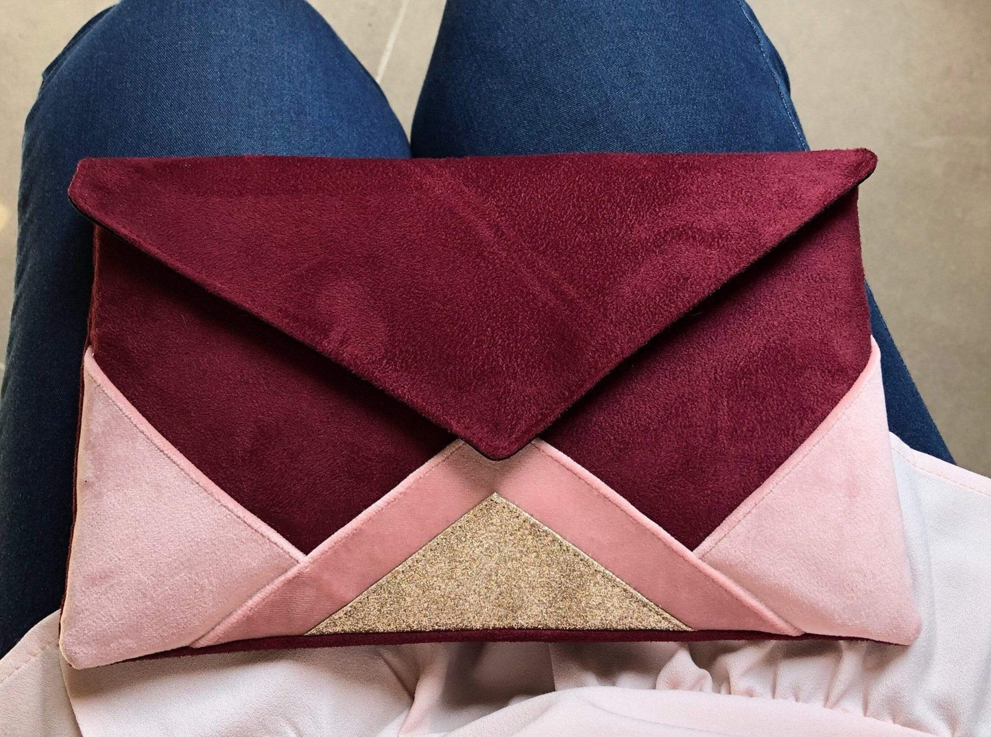 Fil des toiles Pochette Sac pochette pour femme bordeaux et rose clair et paillettes dorées