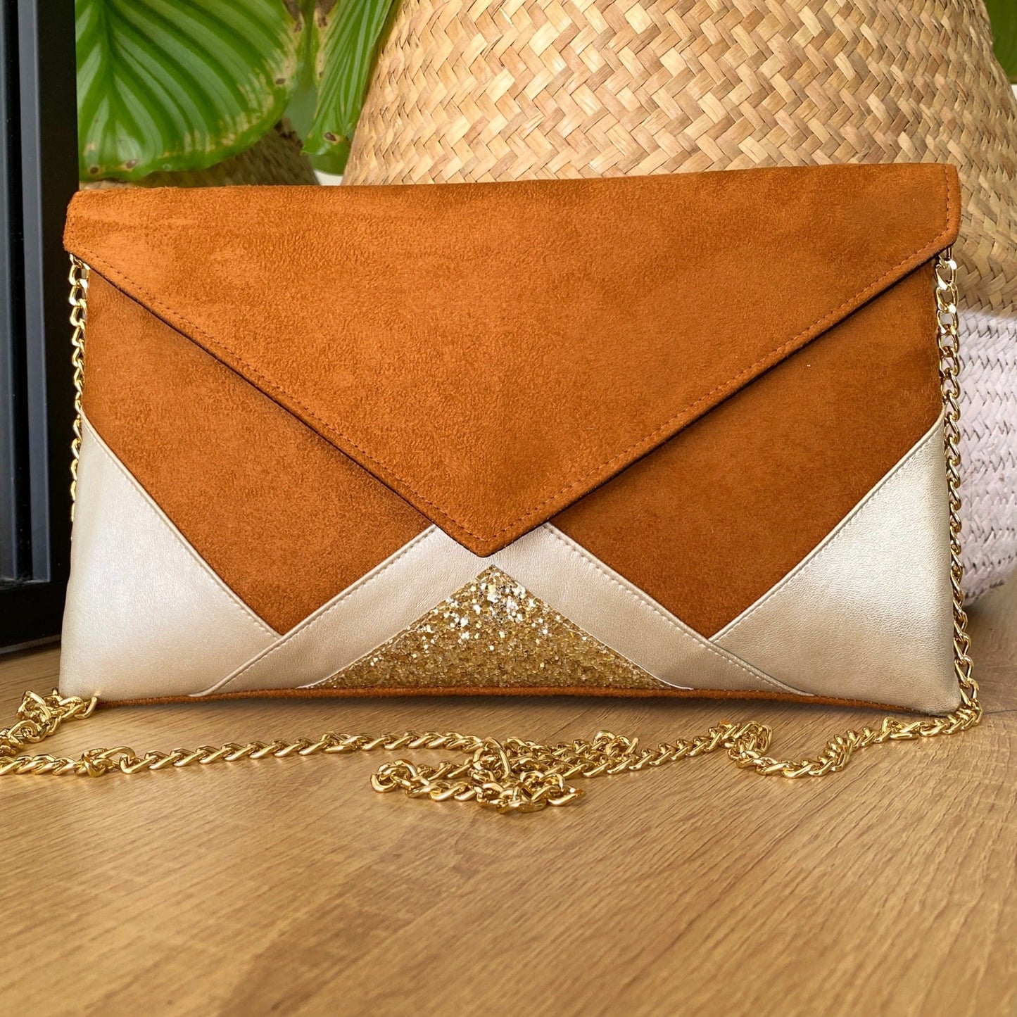 Sac pochette camel / noisette et dorée
