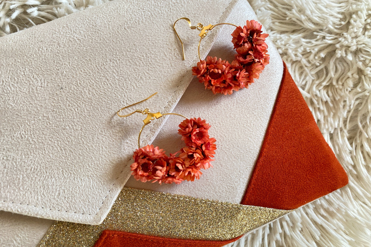 Boucles d'oreilles terracotta mariage champêtre avec pochette assortie 