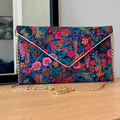 Pochette en liberty of London Ciara bleu et rose