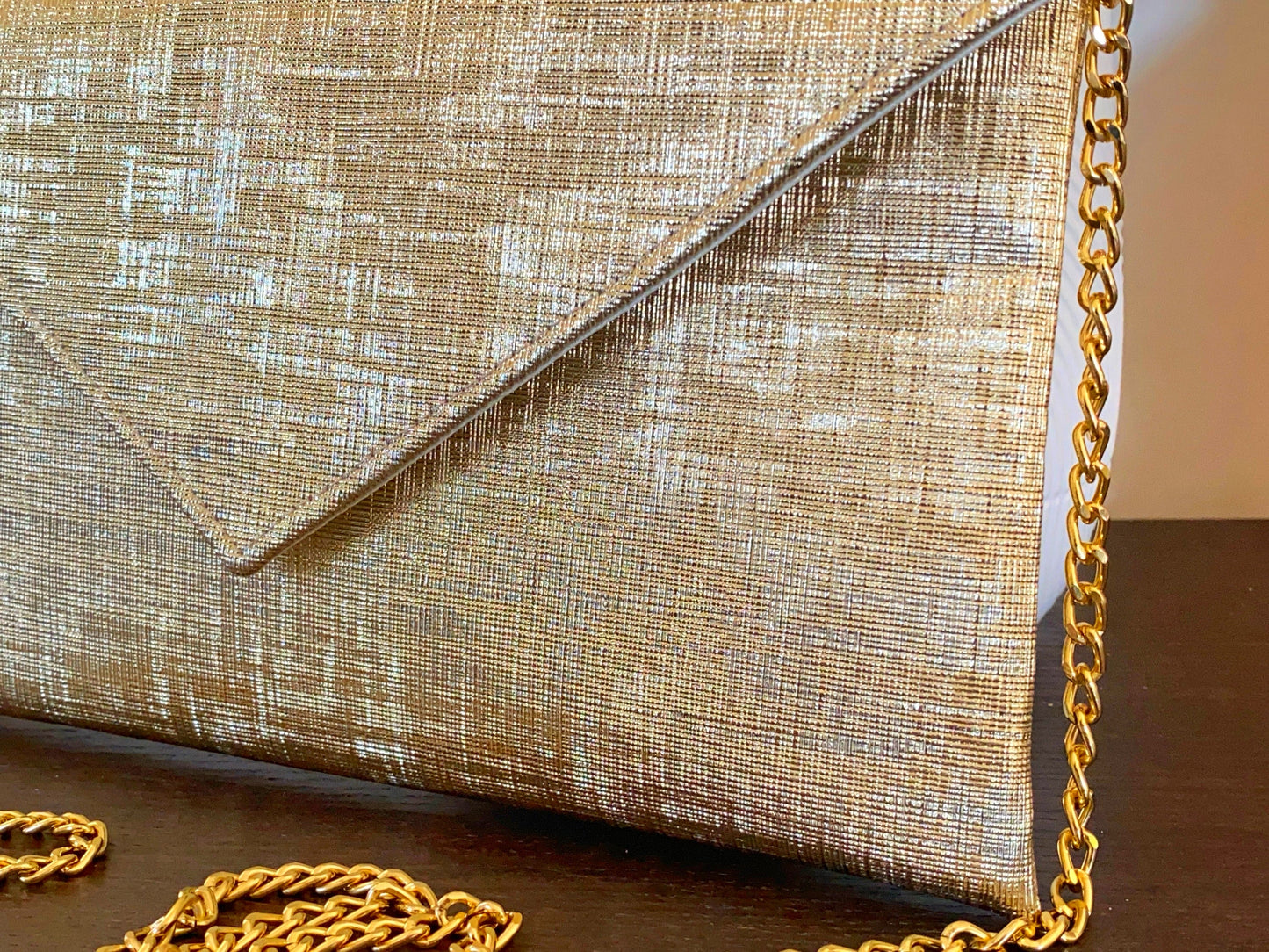 Pochette mariage dorée en similicuir 