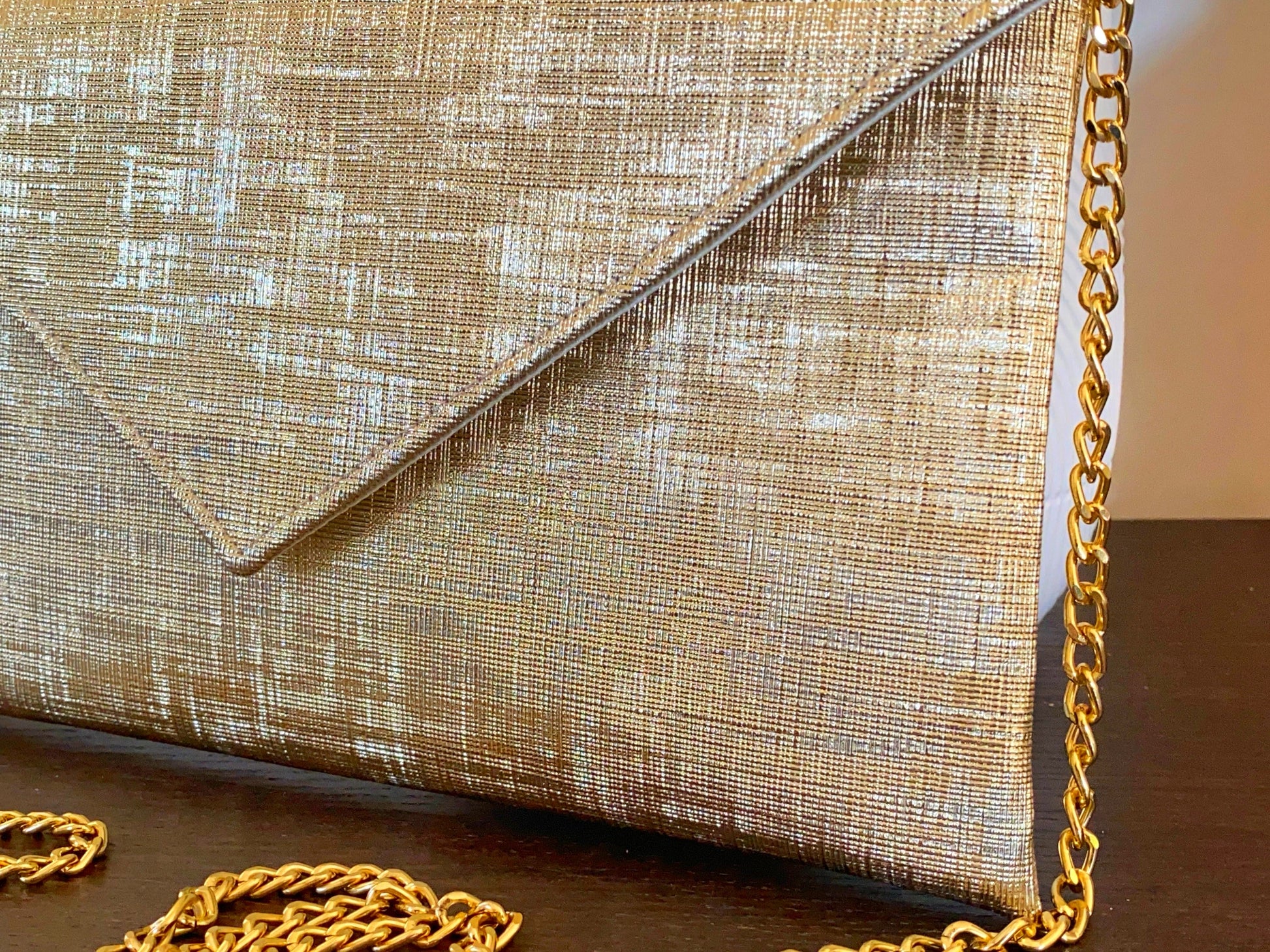 Pochette mariage dorée en similicuir 