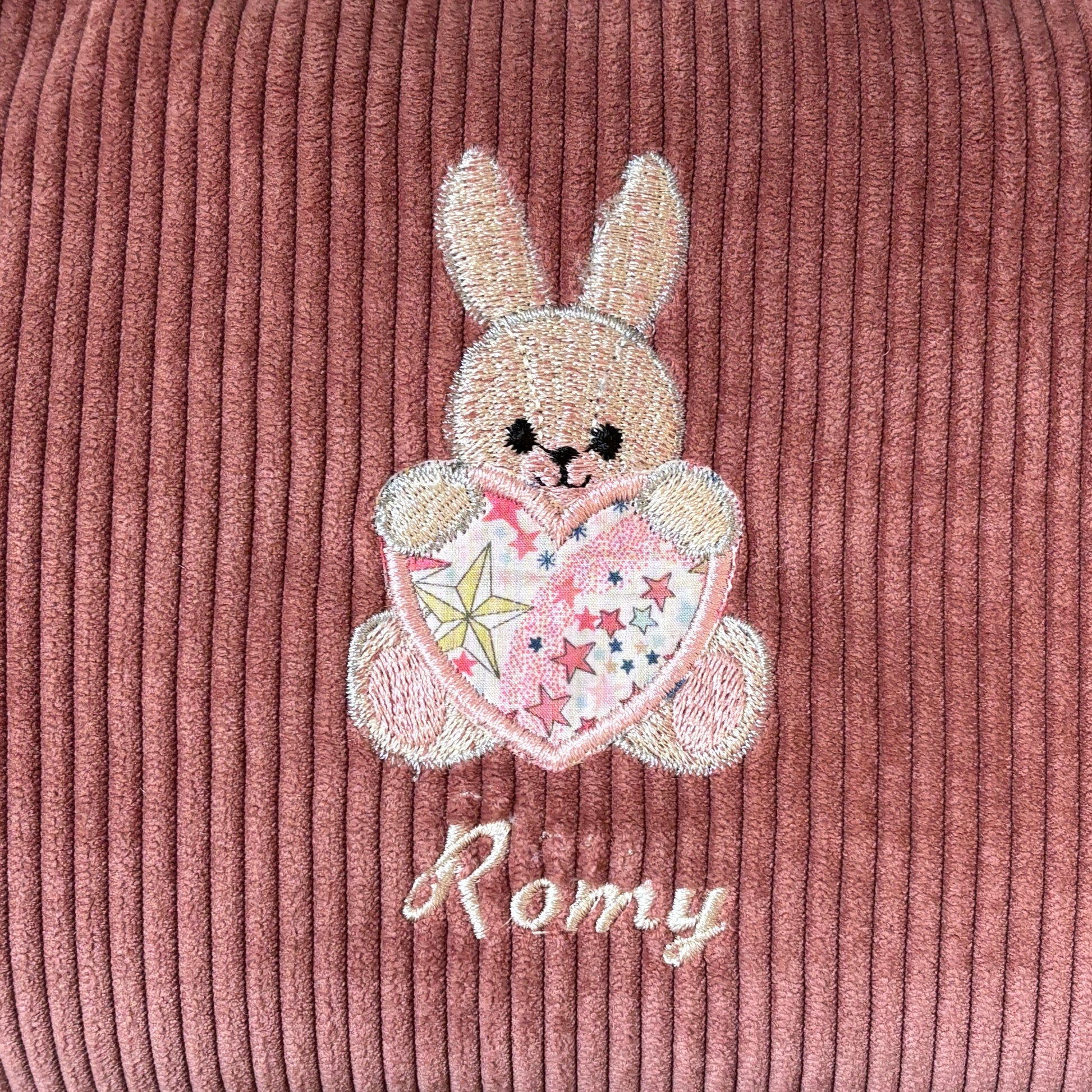 Trousse velours vieux rose personnalisée lapin et prénom brodé