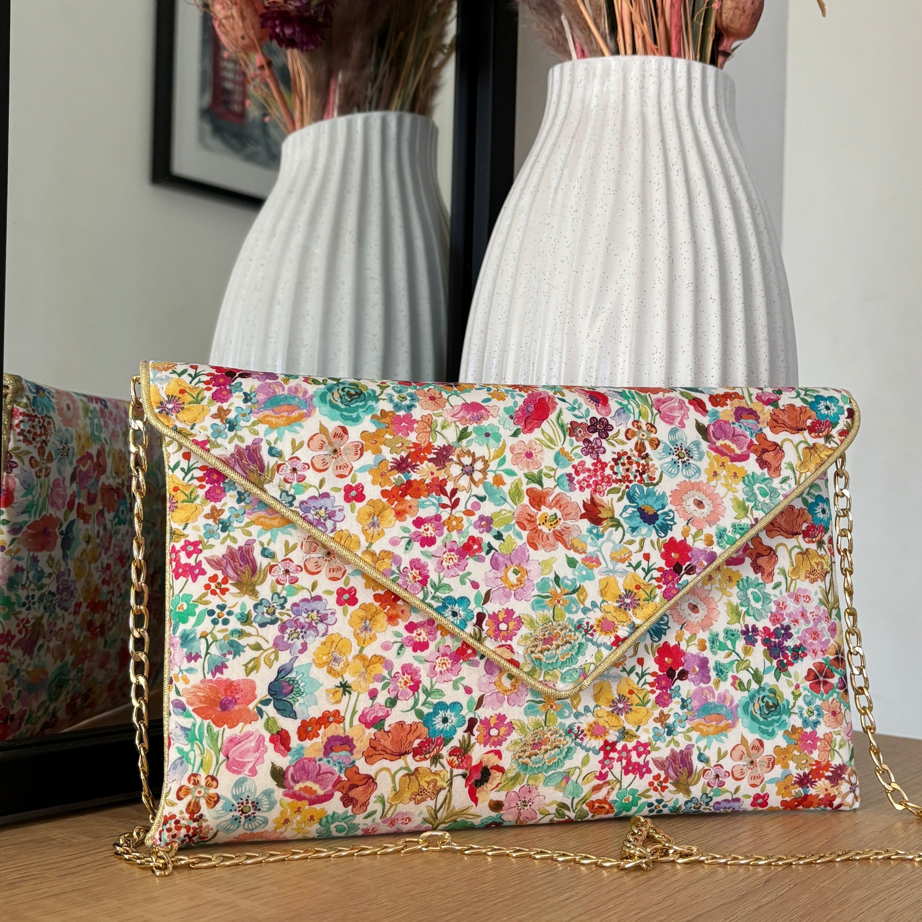 Pochette fleurie mariage en Liberty Tana lawn Classic Meadow Fil des toiles