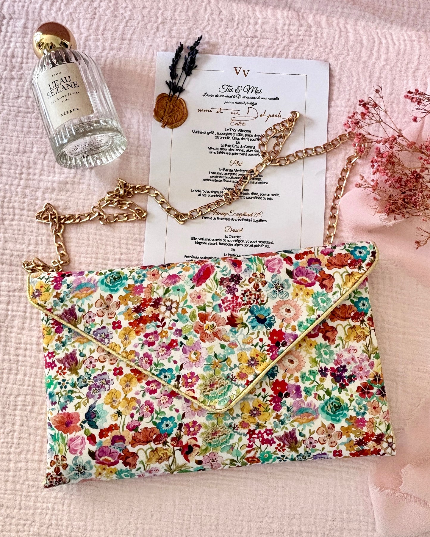 Pochette fleurie mariage en Liberty Tana lawn Classic Meadow