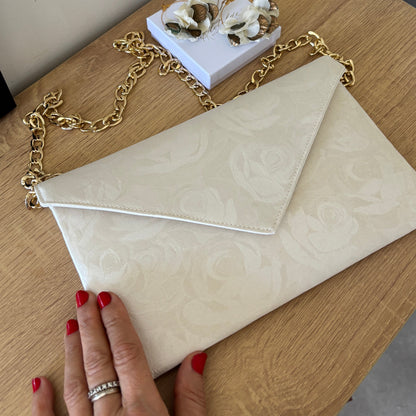 Pochette de la mariée avec chaîne