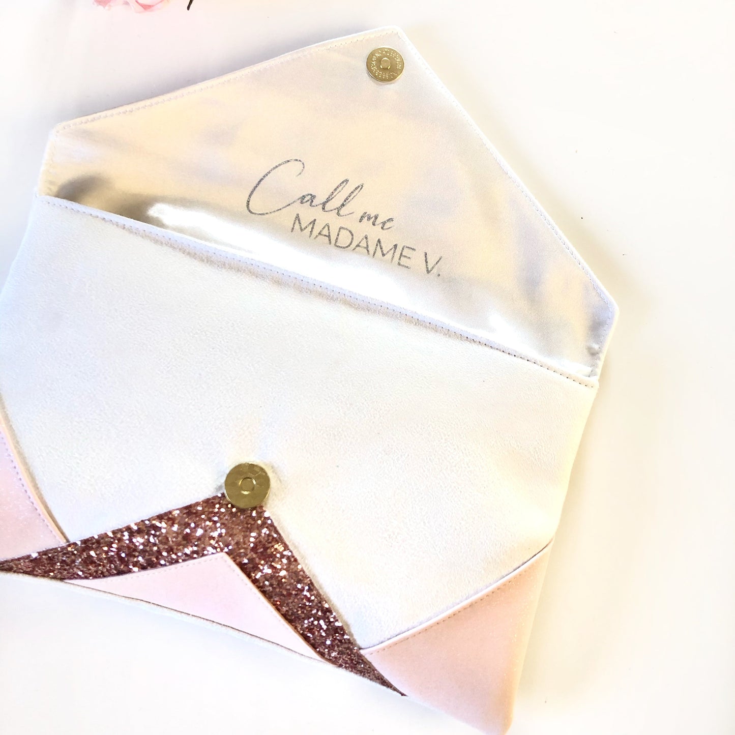 Pochette mariage blanche  et rose personnalisée: Call me Madame