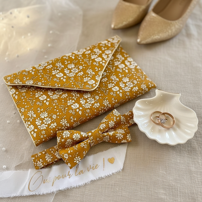 Pochette mariage fleurie en Liberty Capel moutarde