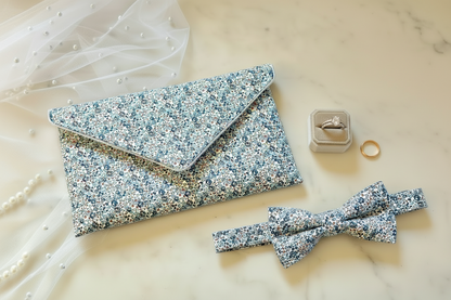 Pochette mariage fleurie en Liberty Eloïse bleu