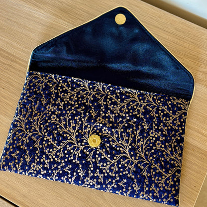 Pochette mariage. bleu et dor&ée en tissu brocart indien