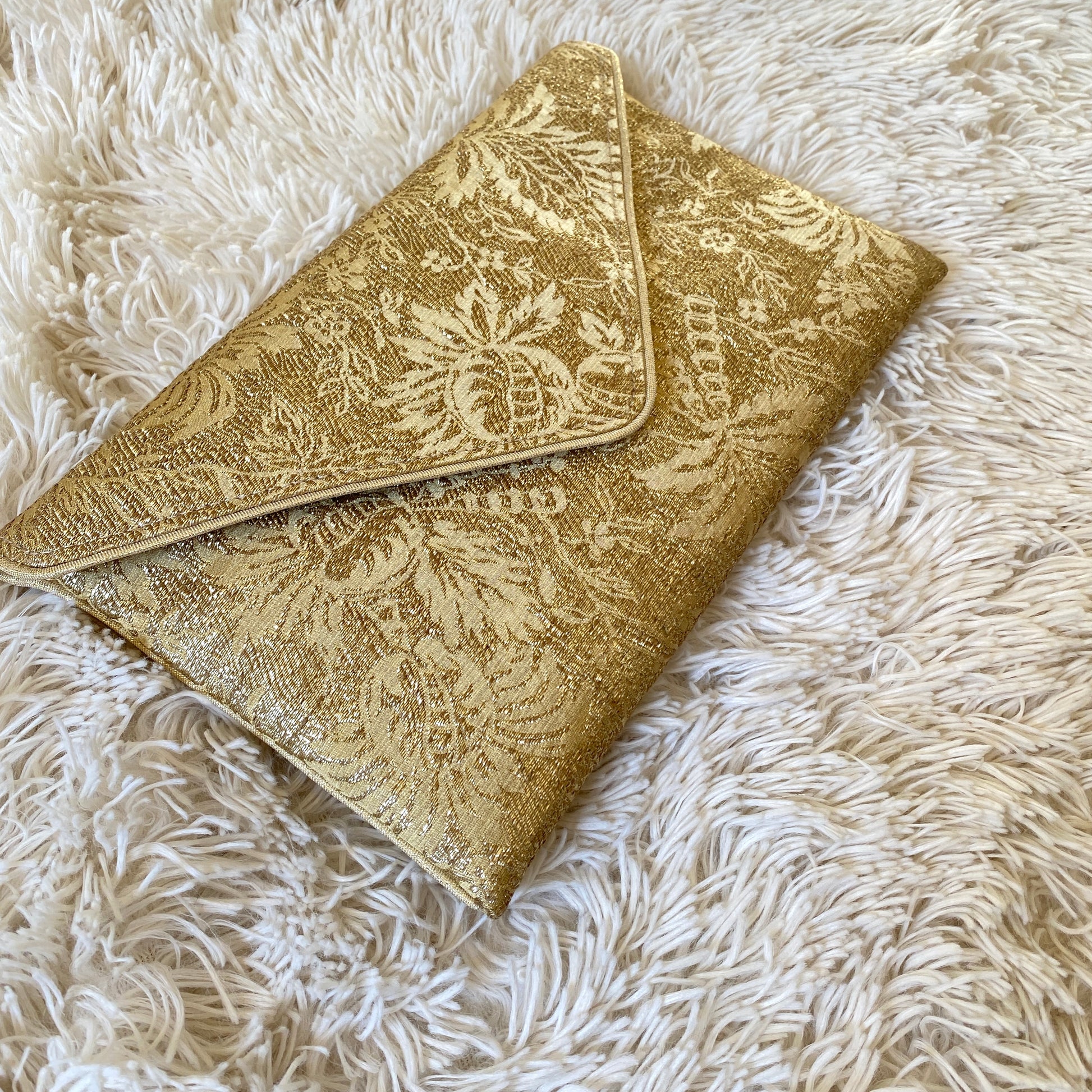 Pochette femme dorée en brocard de soie - Fil des toiles