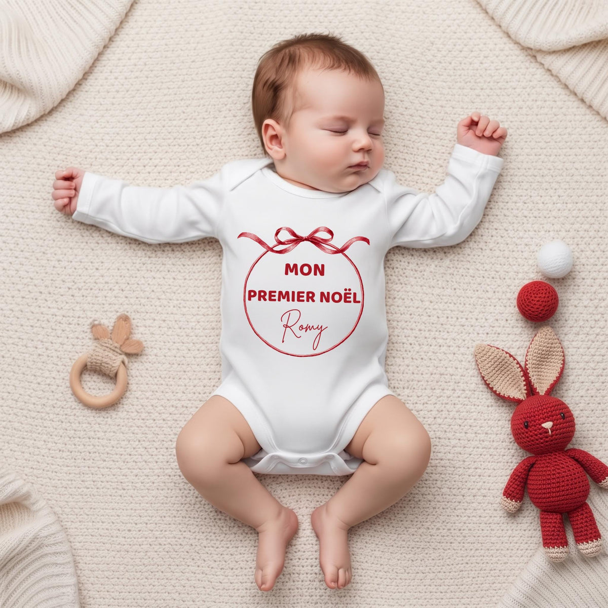 Body bébé Mon premier Noël personnalisé avec prénom dans un médaillon vichy rouge et blanc