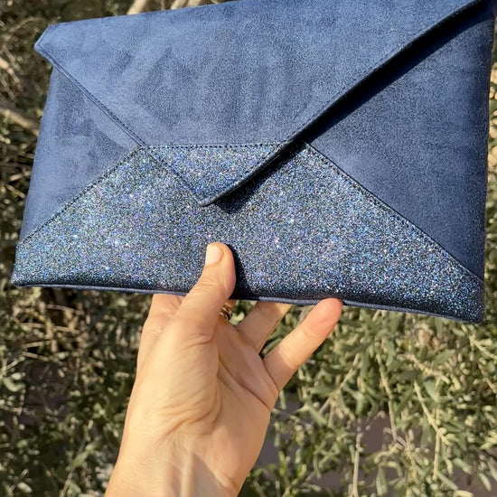 sac pochette bleu marine en suédine et fines paillettes