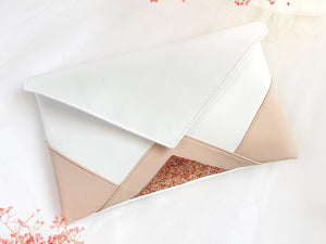 sac pochette blanche, nude et rose gold en simili cuir