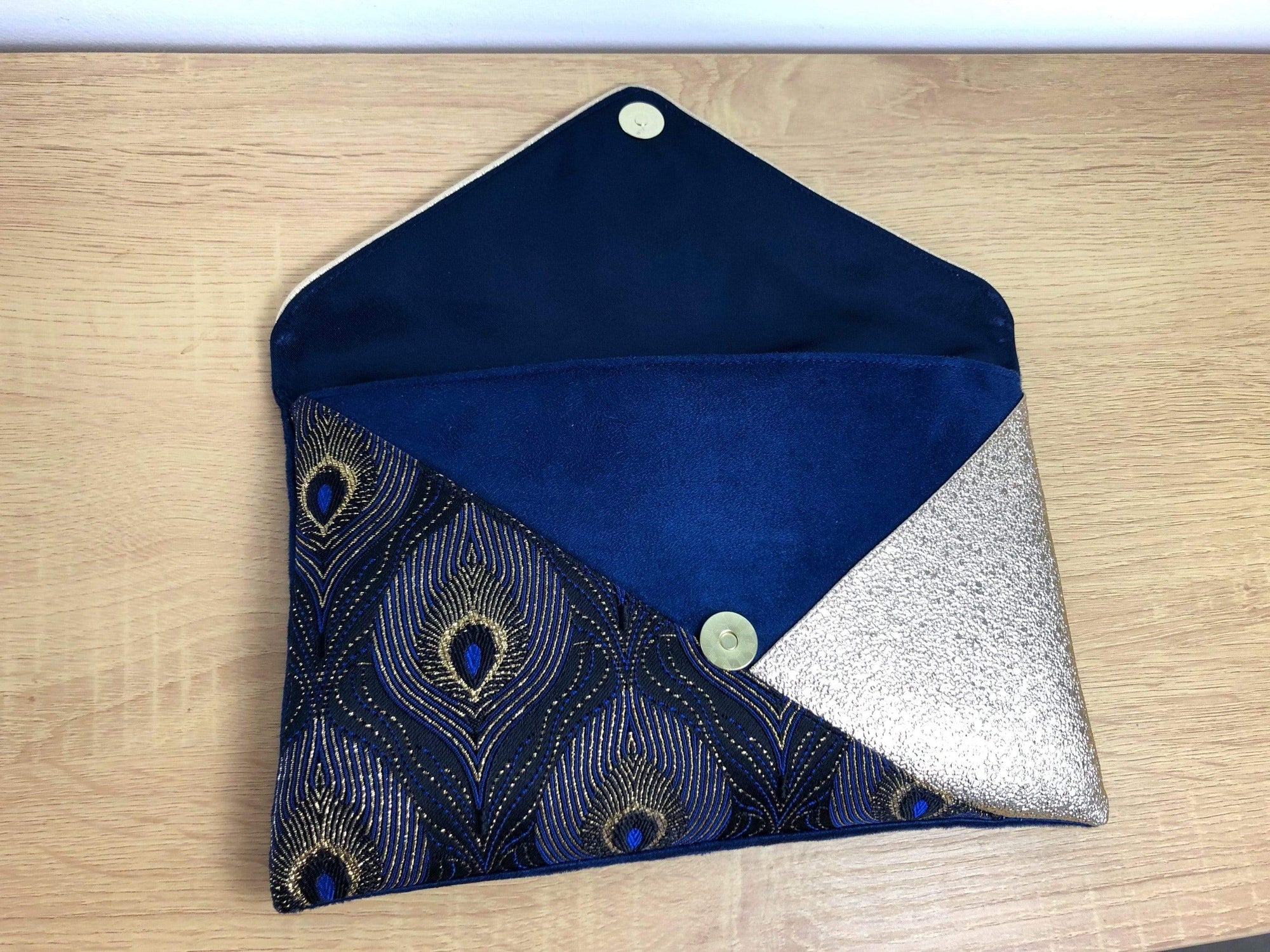 Fil des toiles Pochette Sac pochette bleu marine avec tissu jacquard motif queue de paon avec chaîne