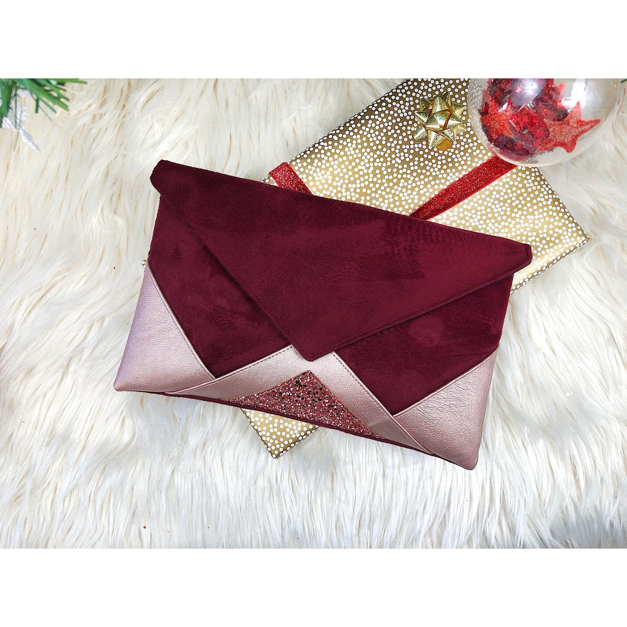 Fil des toiles Pochette Sac pochette femme bordeaux et rose gold avec anse chaîne